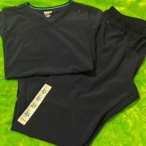 NAVY BLUE FULL NURSING SCRUB SET NEVER WORN, FLARE LEG PANTS XL